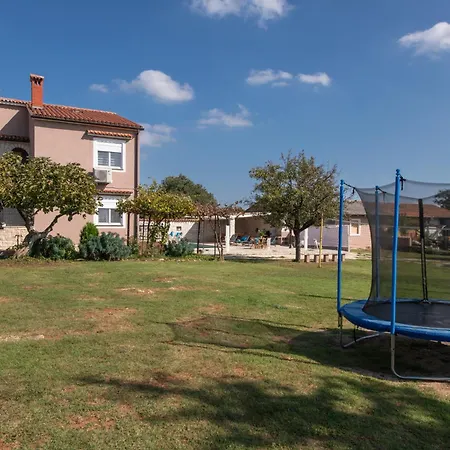 Villa 1399 *